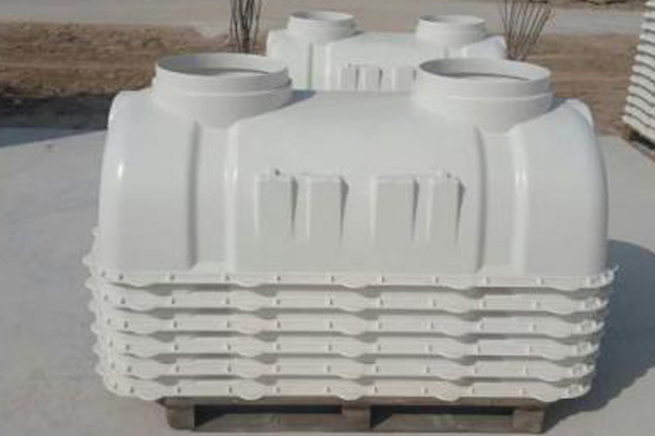 农村模压化粪池与污水管道是怎样连接的 农村模压化粪池与污水管道是怎样连接的